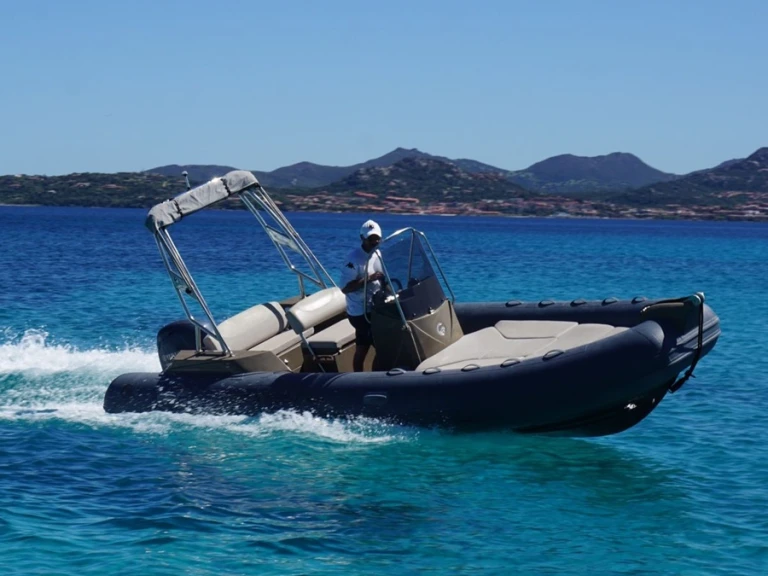 Location bateau Porto Rotondo pas cher Capelli 600