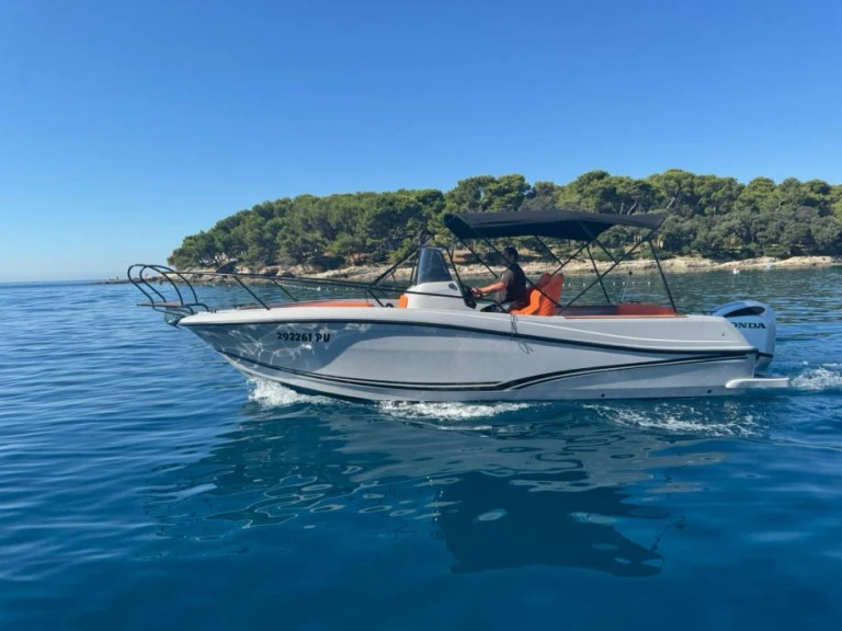 Location Bateau à moteur Jeanneau avec permis