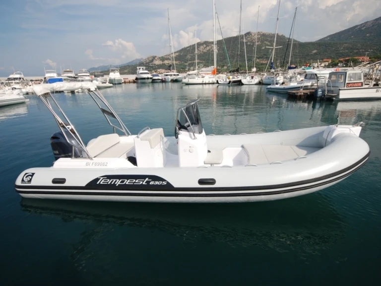 Location à Marine de Sant'Ambrogio - Capelli TEMPEST 630 S sur SamBoat