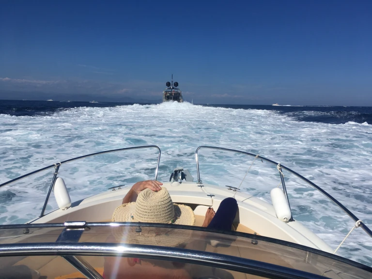 Location bateau Jeanneau Cap Camarat 7.15 WA à Sainte-Maxime sur Samboat