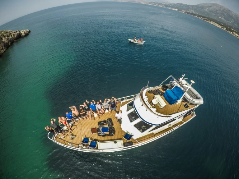 Bateau à moteur à louer à Bar au meilleur prix