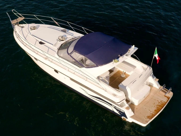 Louer Bateau à moteur avec ou sans skipper Fireline à Castellammare di Stabia