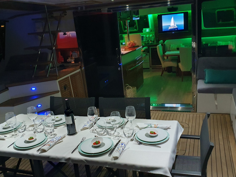 Location bateau Sunreef Sunreef 62 à Nice sur Samboat