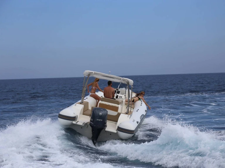 Location bateau Capelli Tempest 775 à Le Lavandou sur Samboat