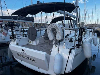 Sailboat hire in Marseille - Bavaria Bavaria C38