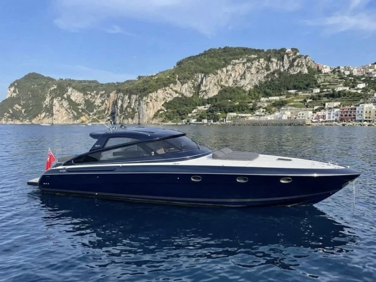 Bateau à moteur à louer à Poltu Quatu au meilleur prix