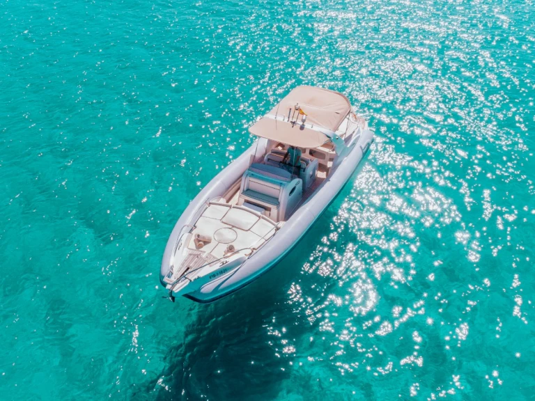 Semi-rigide à louer à Ibiza (Ville) au meilleur prix