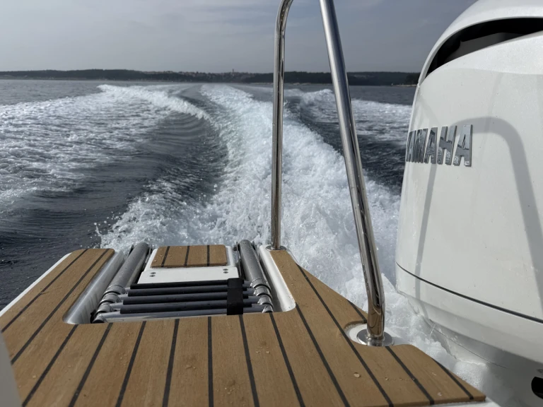 Bateau à moteur à louer à Medulin au meilleur prix