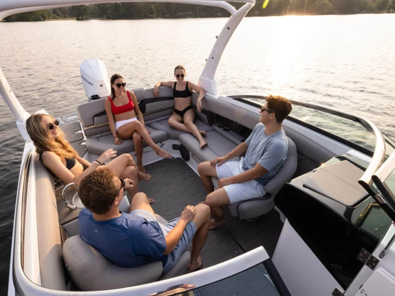 Location Bateau à moteur Cranchi avec permis