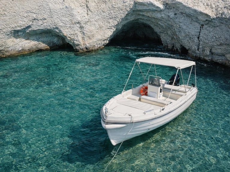 Location bateau Assos 450 à Provatás sur Samboat