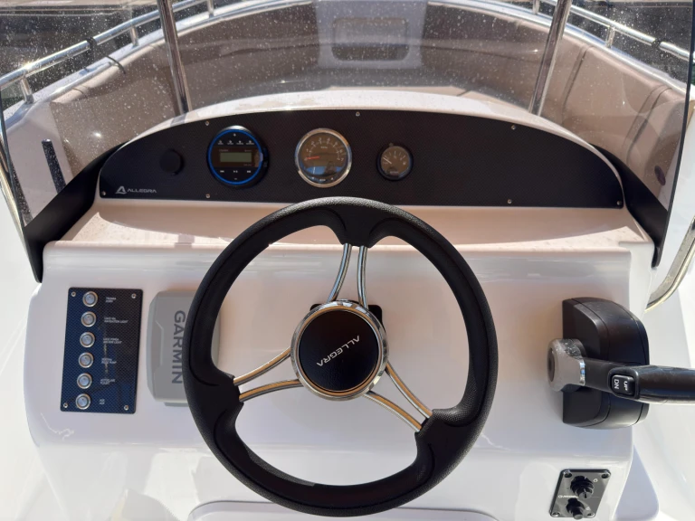 Location Bateau à moteur Allegra Boats avec permis