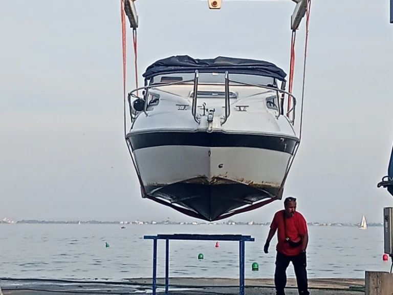 Bateau à moteur à louer à Moniga del Garda au meilleur prix