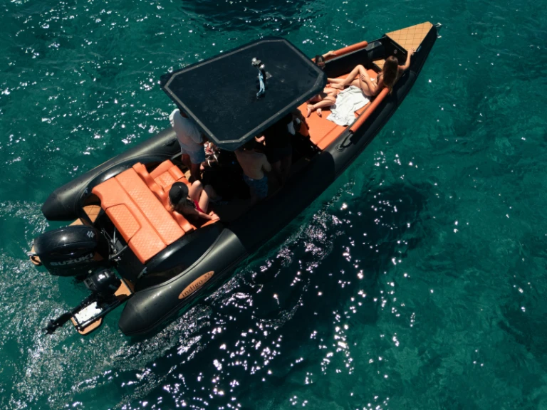 Louer Bateau à moteur avec ou sans skipper  à Gouviá