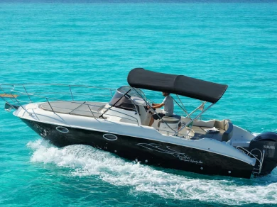 Bareboat Rental Motorboat Pacific Craft with a boat licence