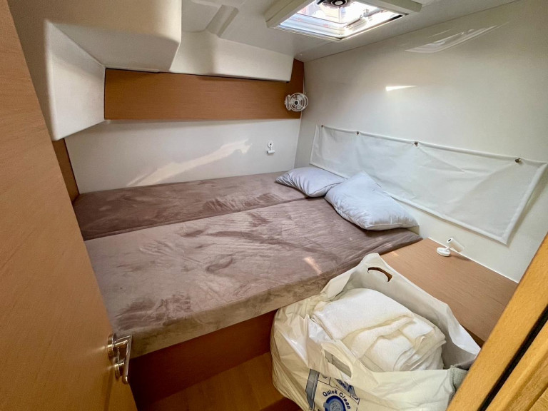 Catamaran à louer à Álimos au meilleur prix