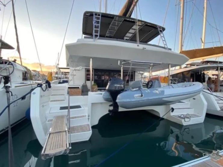 Louer Catamaran avec ou sans skipper Dufour à Toúrlos
