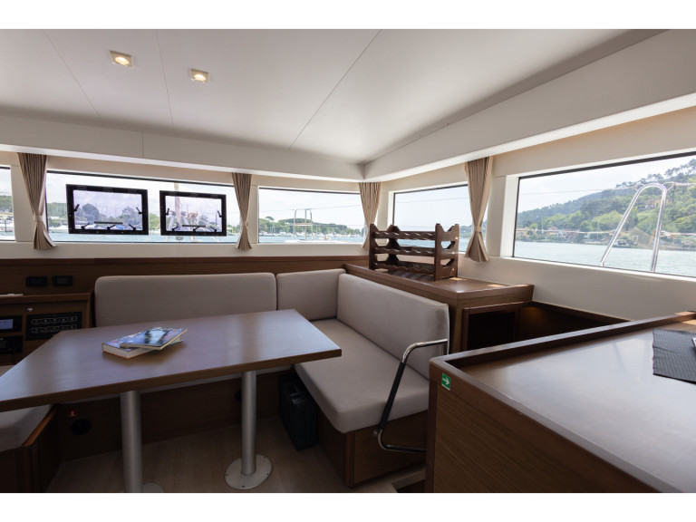 Location bateau Bocca di Magra pas cher Lagoon 40