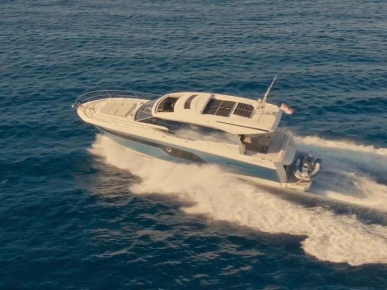 Yacht à louer à Marina Lav au meilleur prix