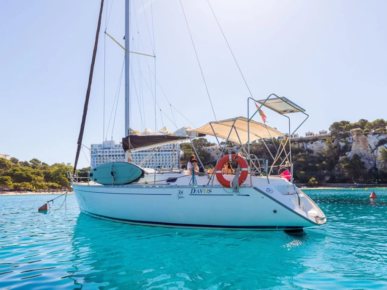 Location à Cala Galdana - Dufour Dufour 38 Classic sur SamBoat