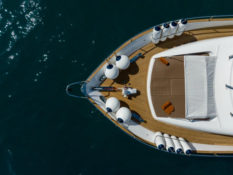 Louer Yacht avec ou sans skipper Spertini à Marina di Scarlino