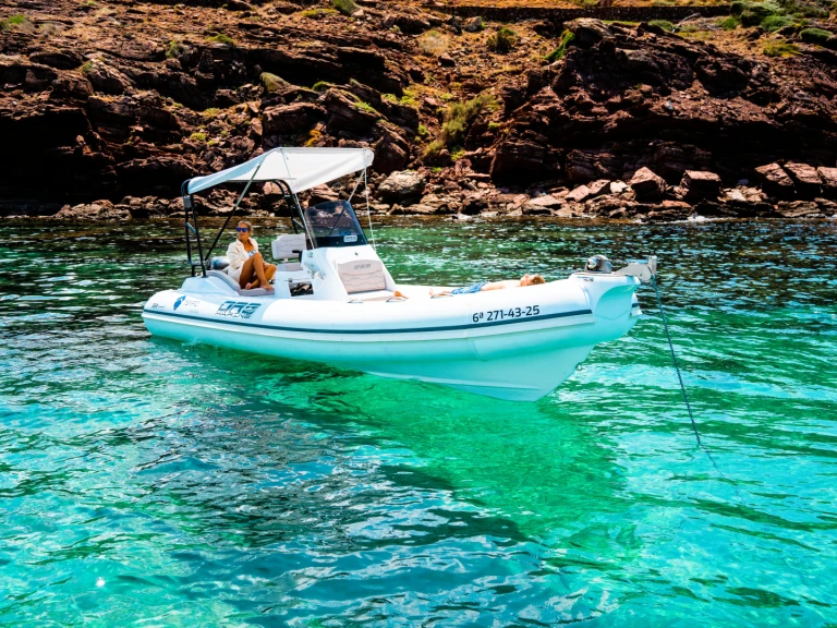 Louer Semi-rigide avec ou sans skipper Oromarine à Ciutadella de Menorca