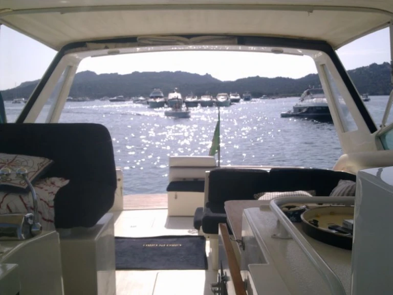 Louez un Bertram 38 Special à Punta Ala