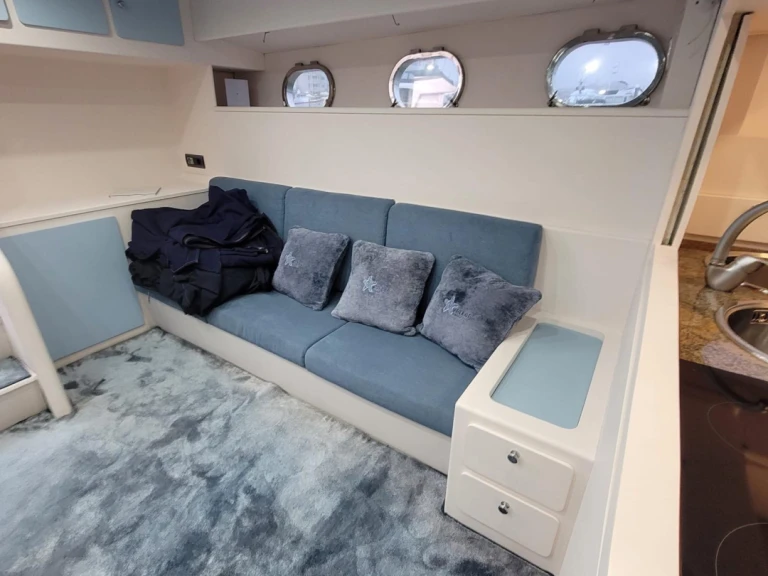 Louer Bateau à moteur avec ou sans skipper Baia à Rimini