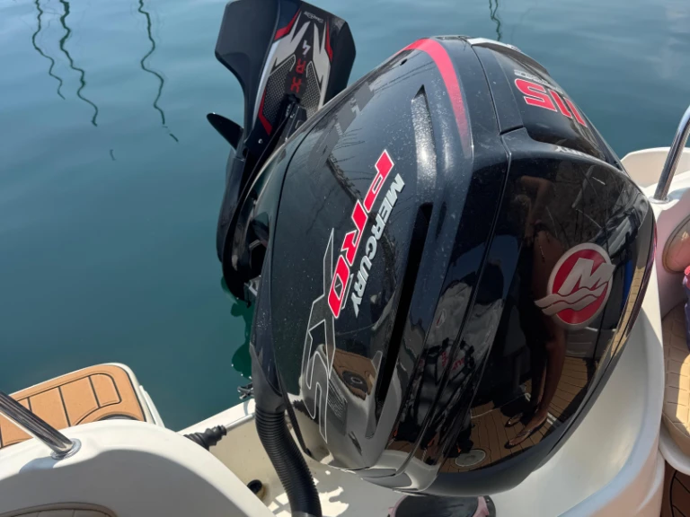 Louer Bateau à moteur avec ou sans skipper Bénéteau à Port d'Alicante