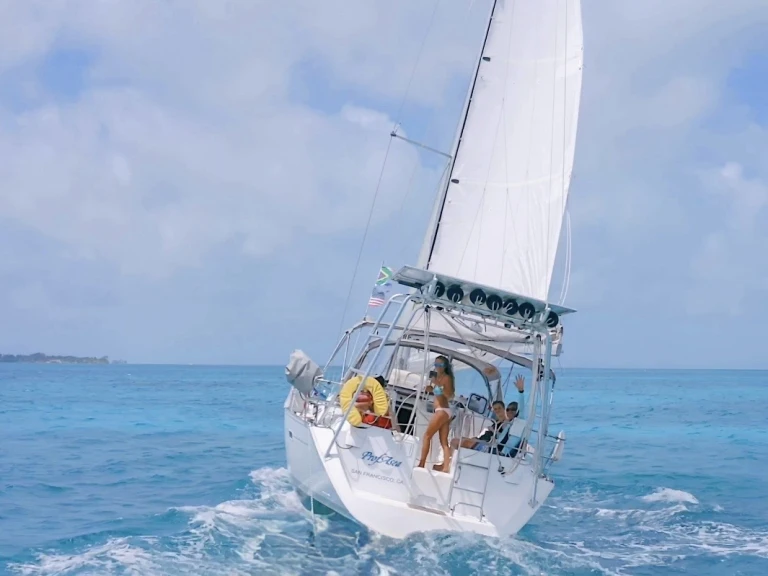 Louez un Bénéteau Oceanis 393 à Philippine