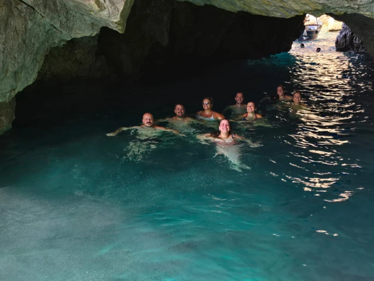 Joker Boat Clubman 26 a louer à Sorrento