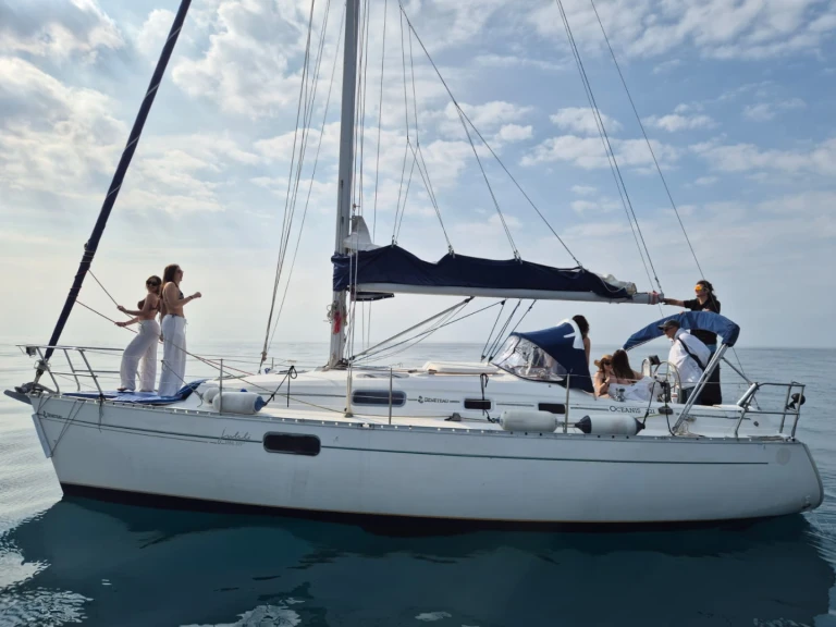 Location à Andora - Bénéteau Oceanis 321 sur SamBoat