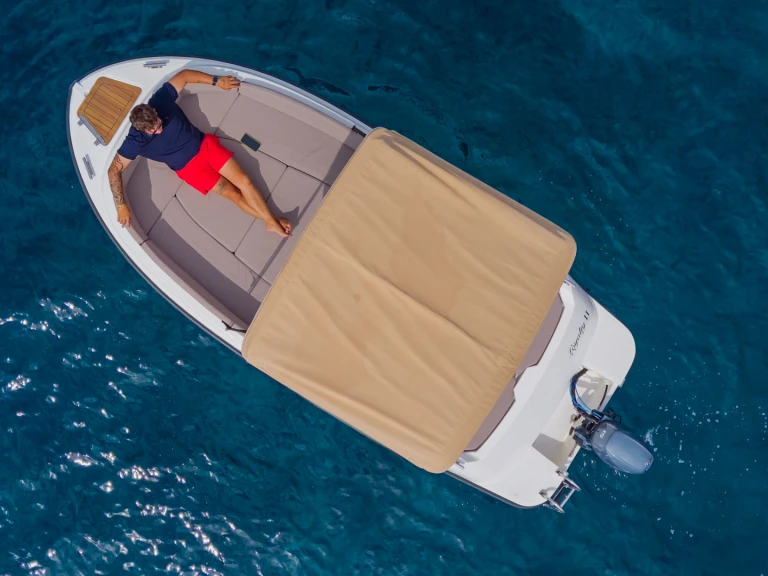 Bateau à moteur à louer à Club Nàutic Santa Ponsa au meilleur prix