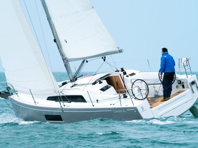 Bénéteau Oceanis 30.1 a louer à Barcelone