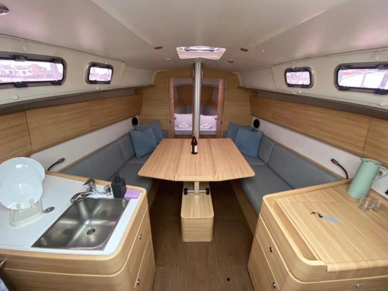 Location bateau Bénéteau First 35 à Jezera sur Samboat