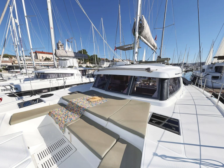 Location bateau Sibenik pas cher Bali Catspace Voile