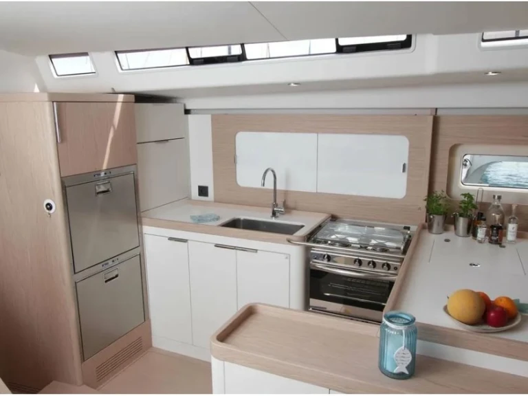 Location bateau Bénéteau First 53 à Lávrio sur Samboat