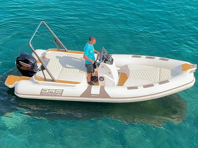 Louer Semi-rigide avec ou sans skipper Oromarine à Port d'Addaia (Port)