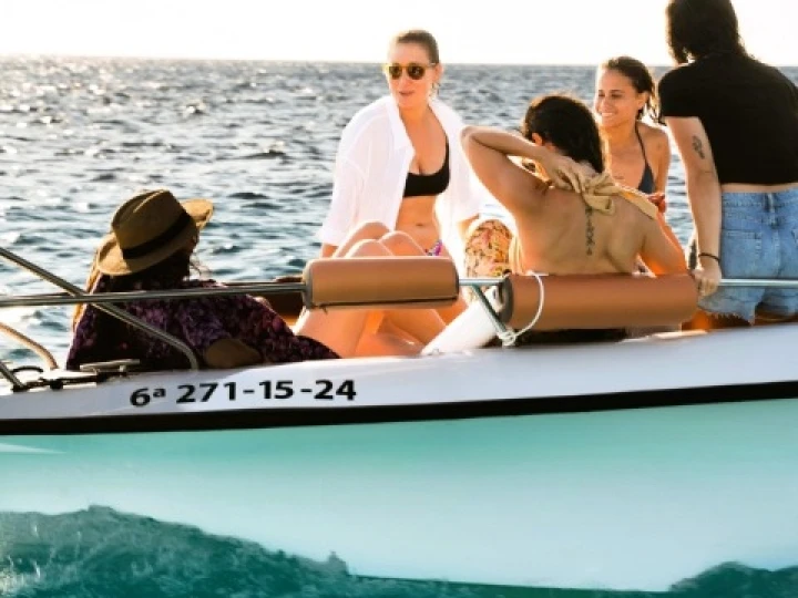 Louer Bateau à moteur avec ou sans skipper Polyester Yacht à Ciutadella de Menorca