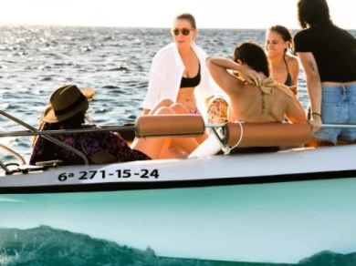 Alquiler de Lancha, con o sin patrón Polyester Yacht Ciutadella de Menorca