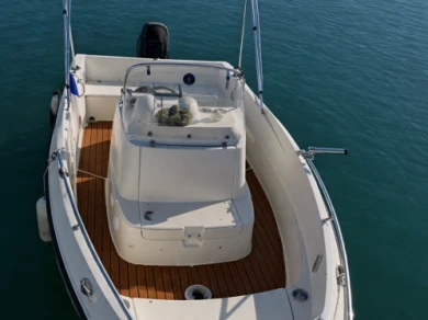 Louer Bateau à moteur avec ou sans skipper Quicksilver à Marseille