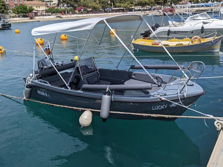 Louer Bateau à moteur avec ou sans skipper Tysk à Parálio Ástros