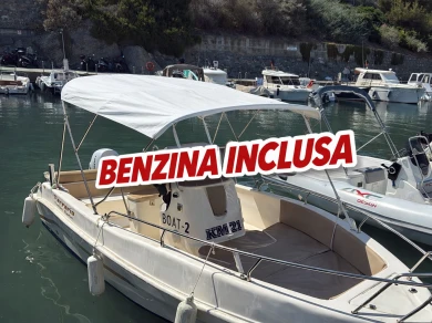Motorboat rental with or without captain Ferrario Varazze