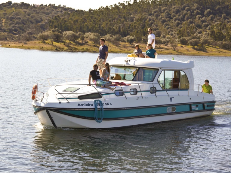 Location bateau Nicols Yacht Nicols Sedan 1310 à Sablé-sur-Sarthe sur Samboat