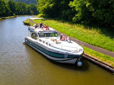 Yacht charter Saverne cheap Nicols Octo Fly C