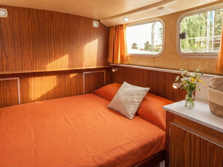 Louer Péniche avec ou sans skipper Pénichette à Pont-à-Bar