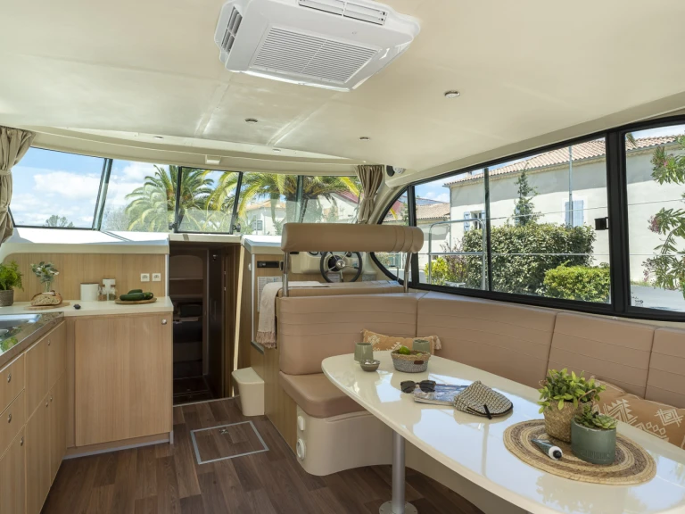 Bateau à moteur à louer à Glénac au meilleur prix