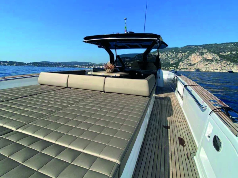 Bateau à moteur à louer à Torre Annunziata au meilleur prix