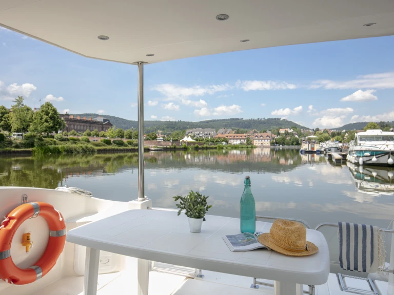 Nicols Yacht Nicols Octo Fly 12 a louer à Sablé-sur-Sarthe