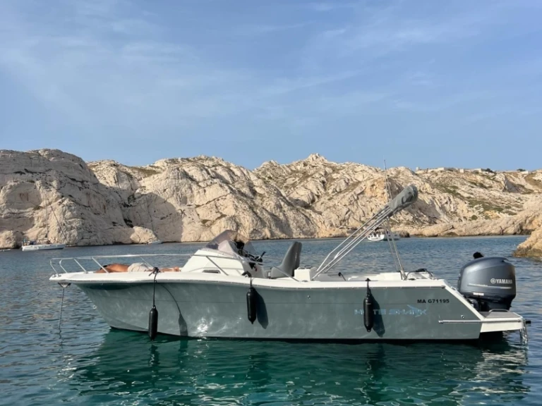 Location bateau Marseille pas cher White Shark 240 sc