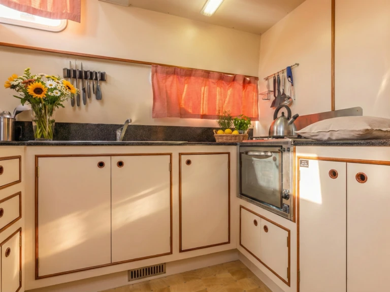 Location bateau Saint-Léger-sur-Dheune pas cher Europa E.400